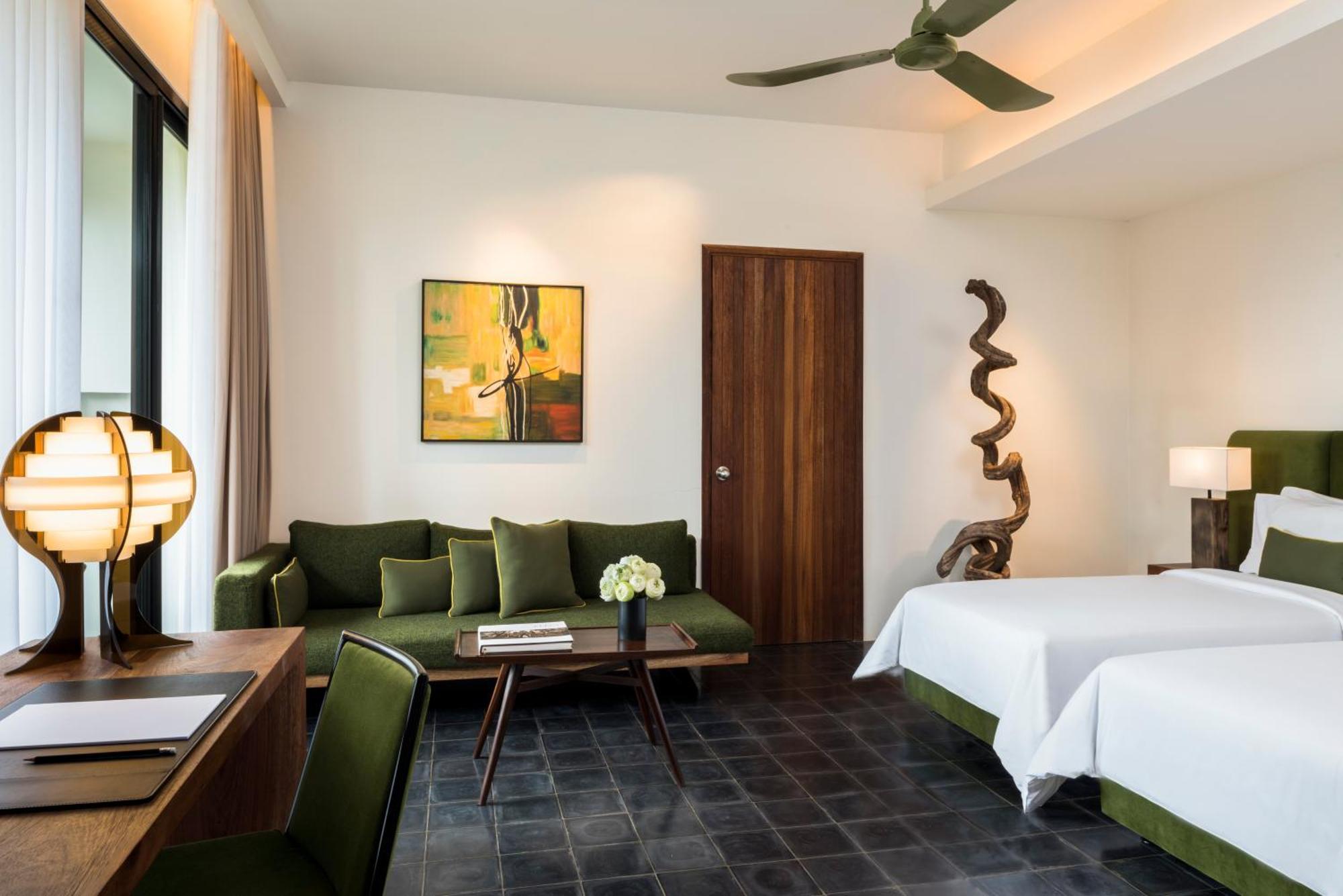 โรงแรม โรงแรมวิโรท นิววิง 5*