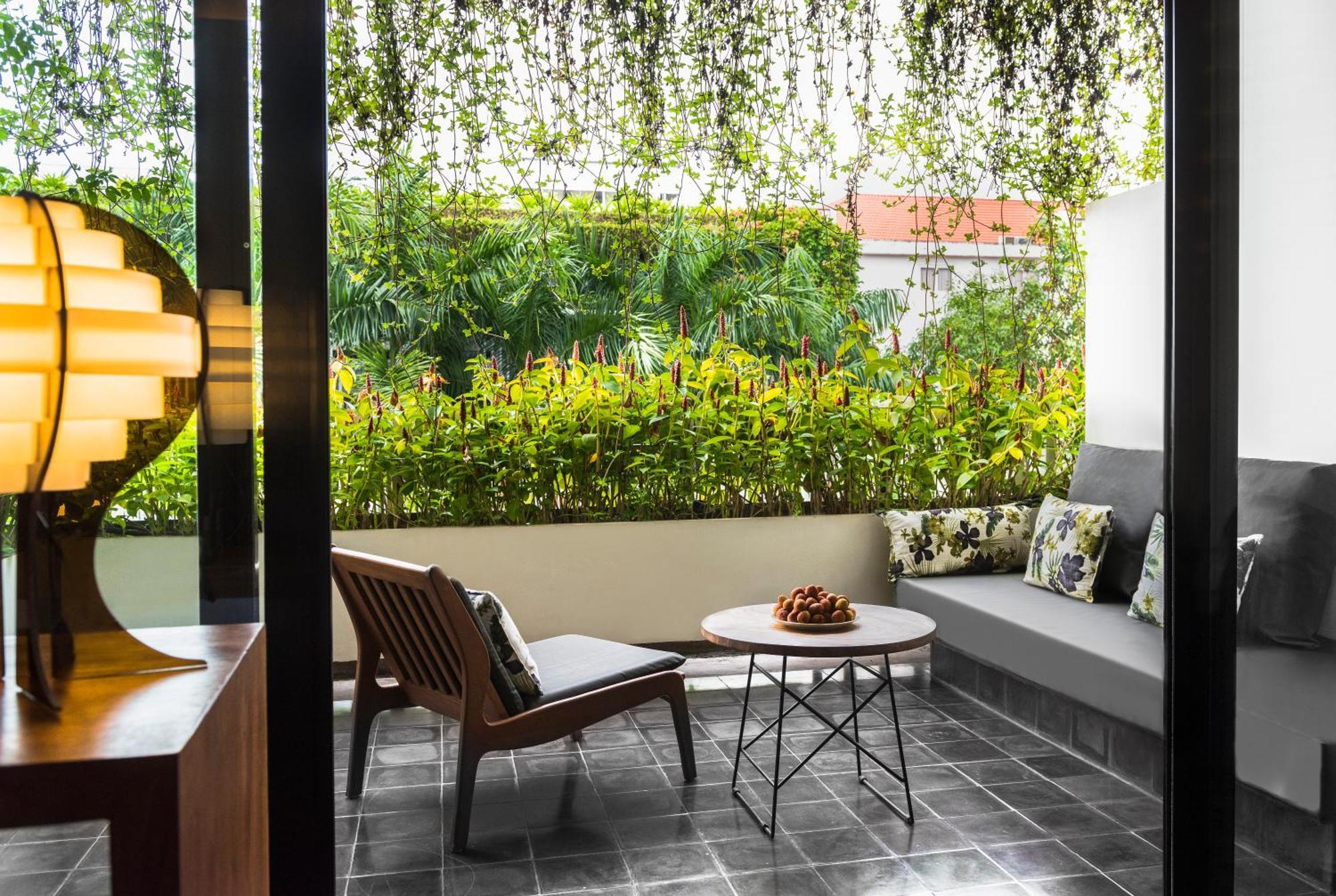 โรงแรม โรงแรมวิโรท นิววิง 5*